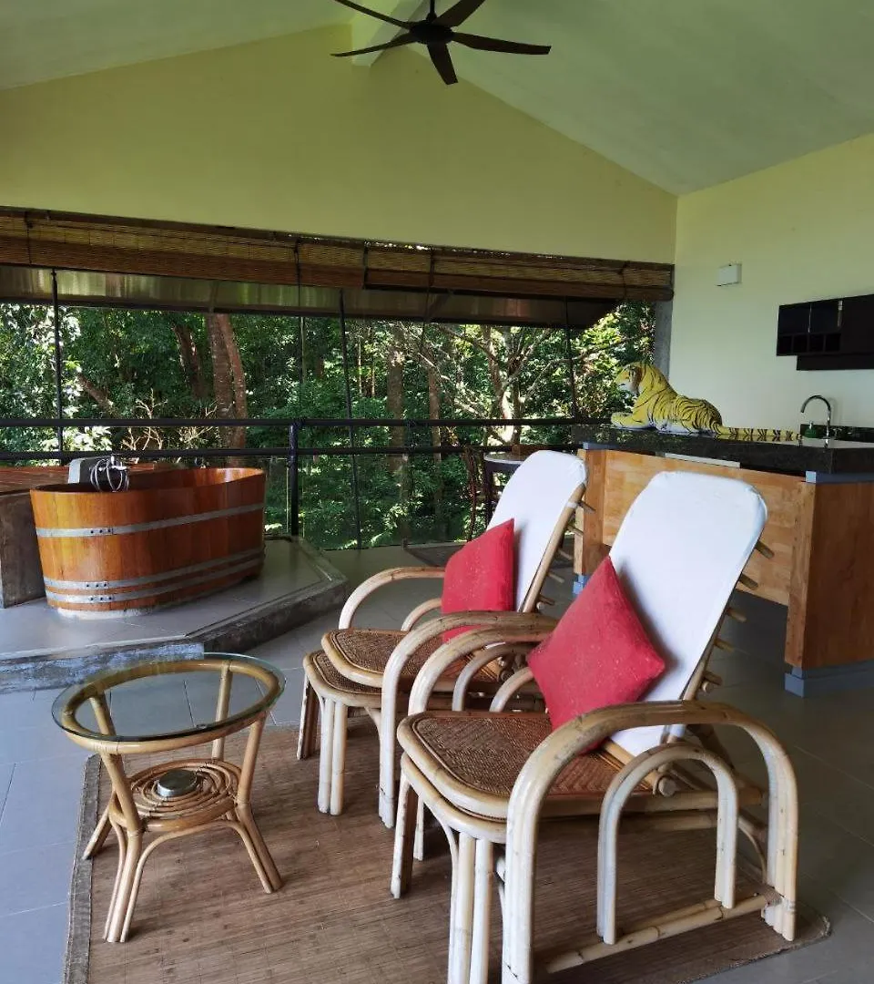 Ambong Rainforest Retreat Pantai Cenang