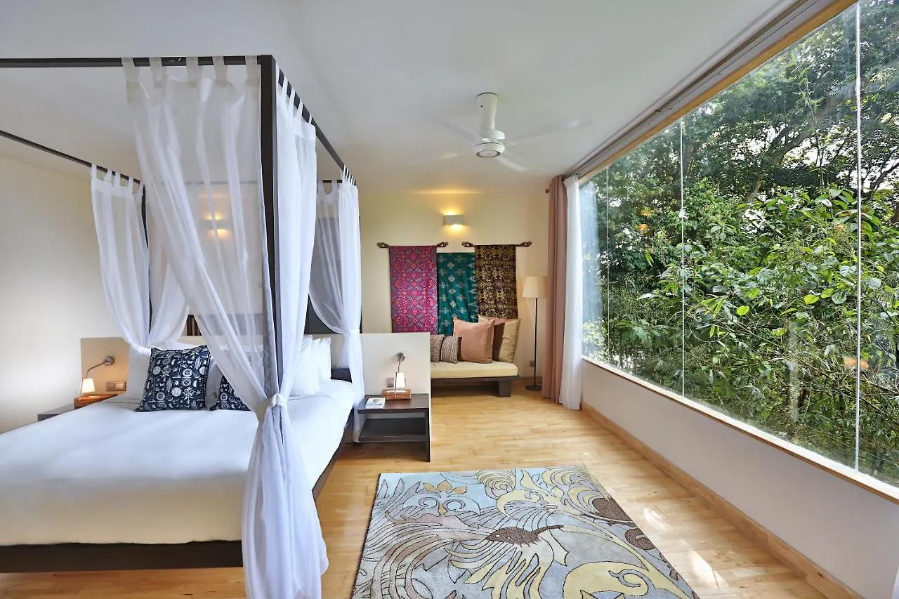 Ambong Rainforest Retreat Pantai Cenang